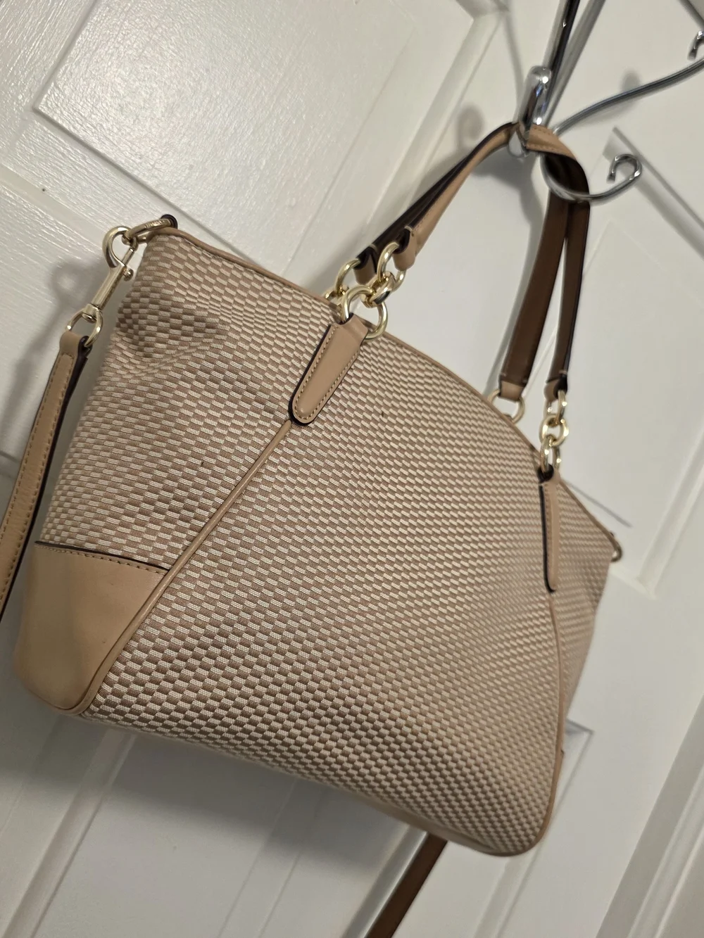 EC Coach Kelsey Beige Jacquard Print Satchel/Crossbody Bag F57244